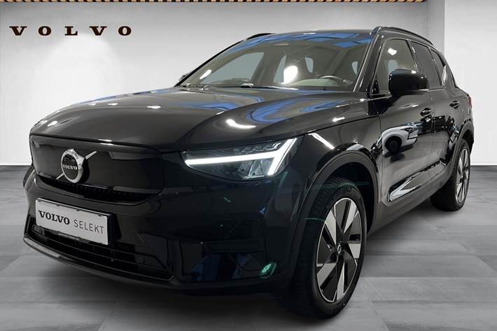 Sort Volvo XC40 fra 2023 set udefra