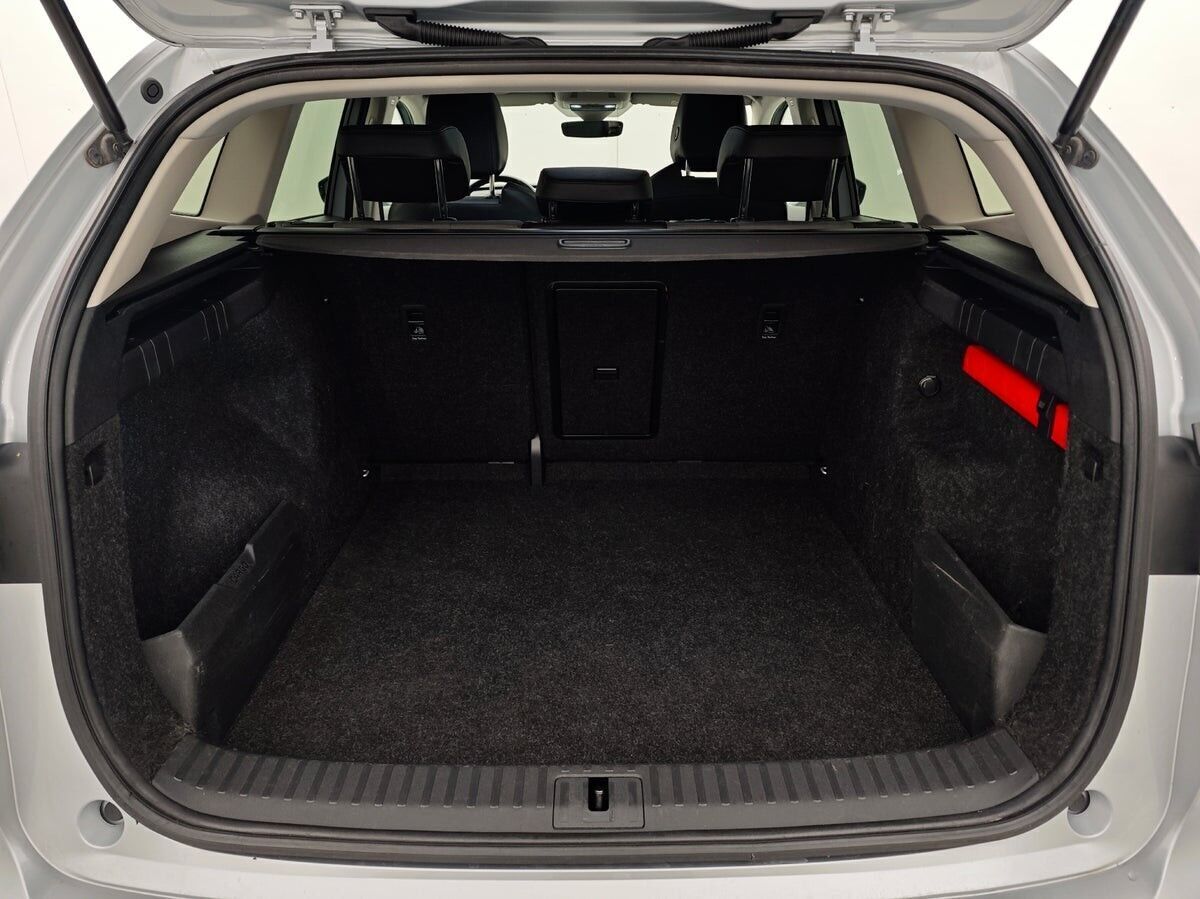 Sølv Skoda Enyaq fra 2022