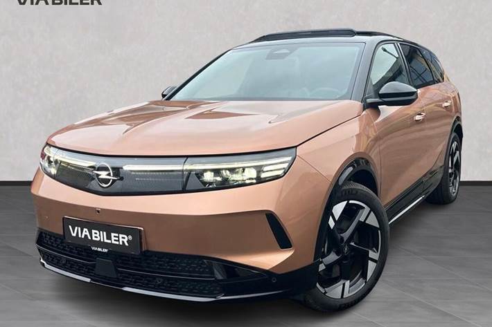 Kobber Opel Grandland fra 2025 set udefra