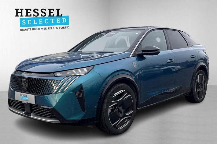 Blå Peugeot e-3008 fra 2024 set udefra