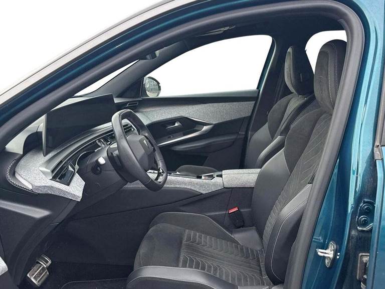 Peugeot e-3008 77 GT Pack