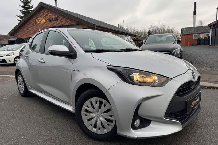 undefined Toyota Yaris fra 2020 set udefra