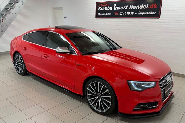 Rød Audi S5 fra 2013