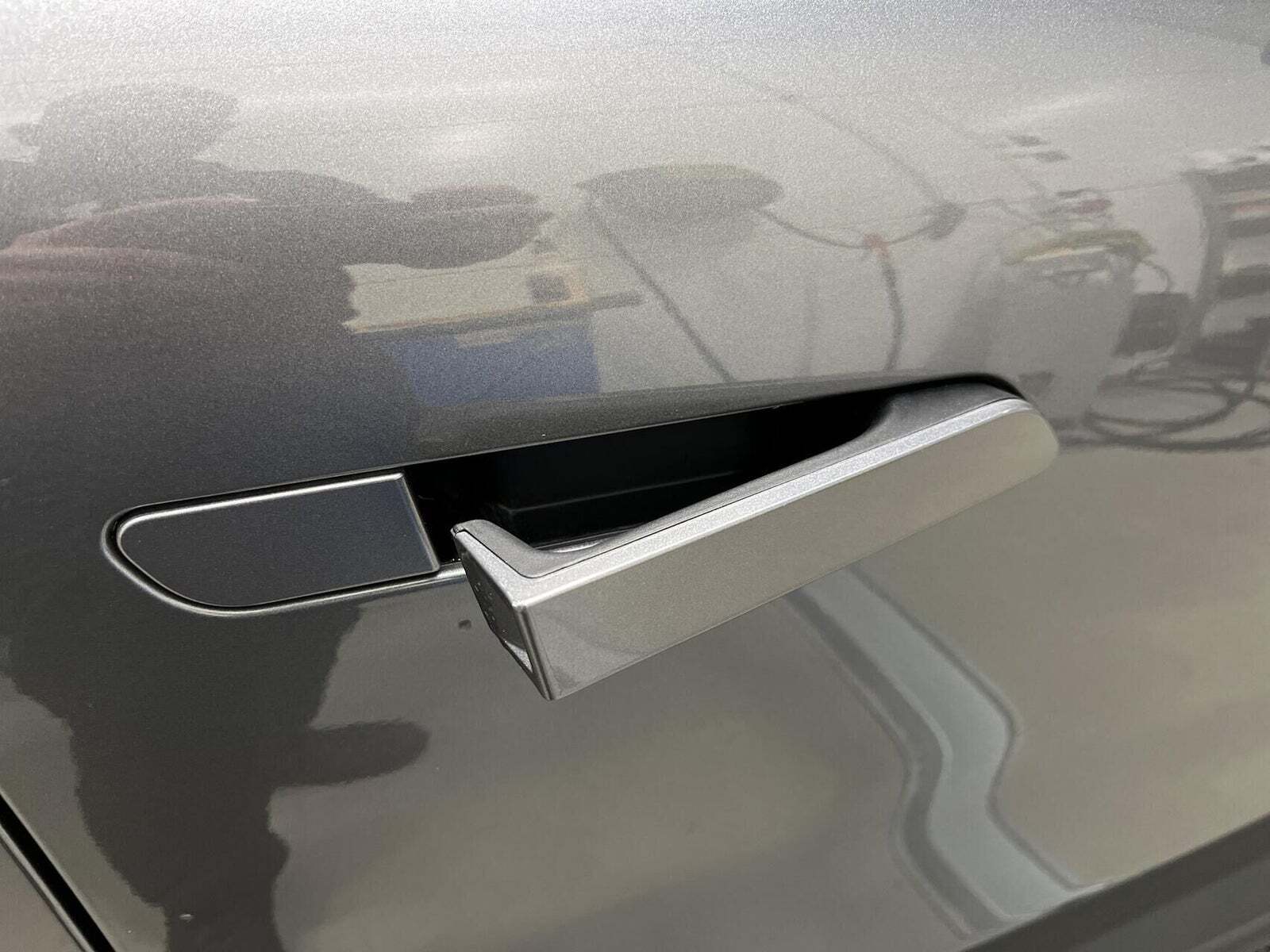 Grå Renault Scenic E-Tech fra 2025