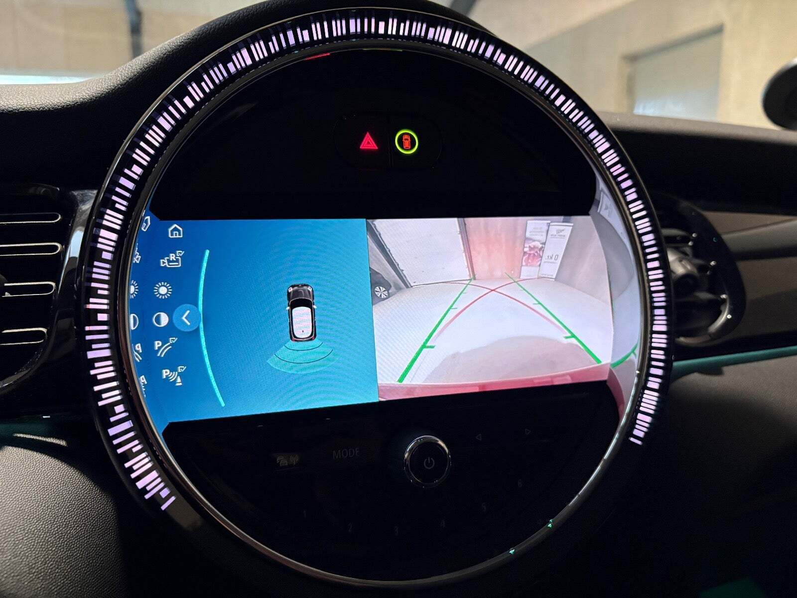 Rød Mini Cooper SE fra 2022