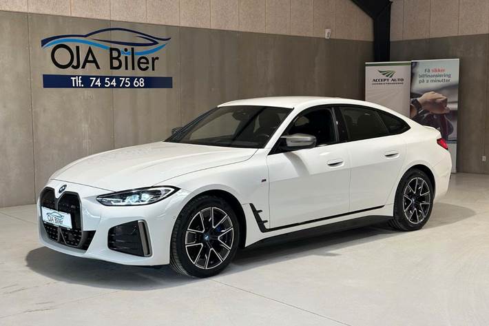 Hvid BMW i4 fra 2022 set udefra