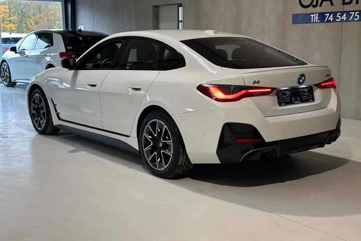 Hvid BMW i4 fra 2022