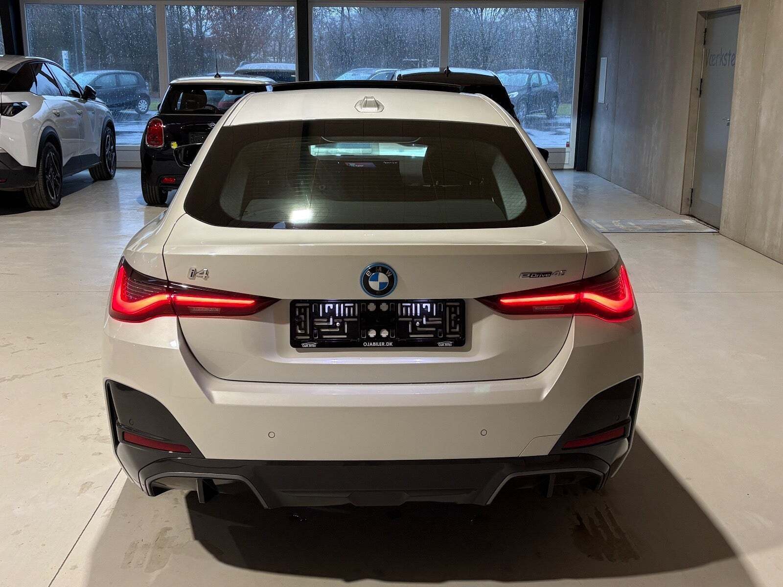 Hvid BMW i4 fra 2022