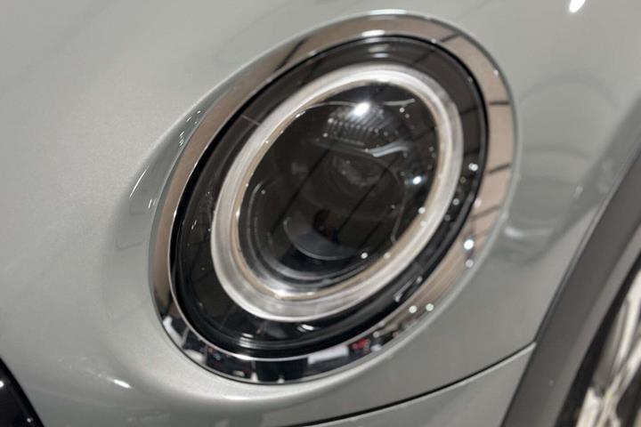 Grå Mini Cooper SE fra 2022