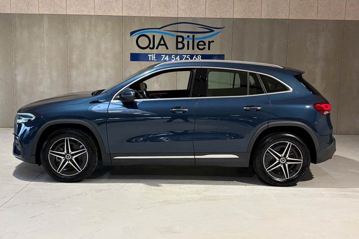 Blå Mercedes EQA250 fra 2022