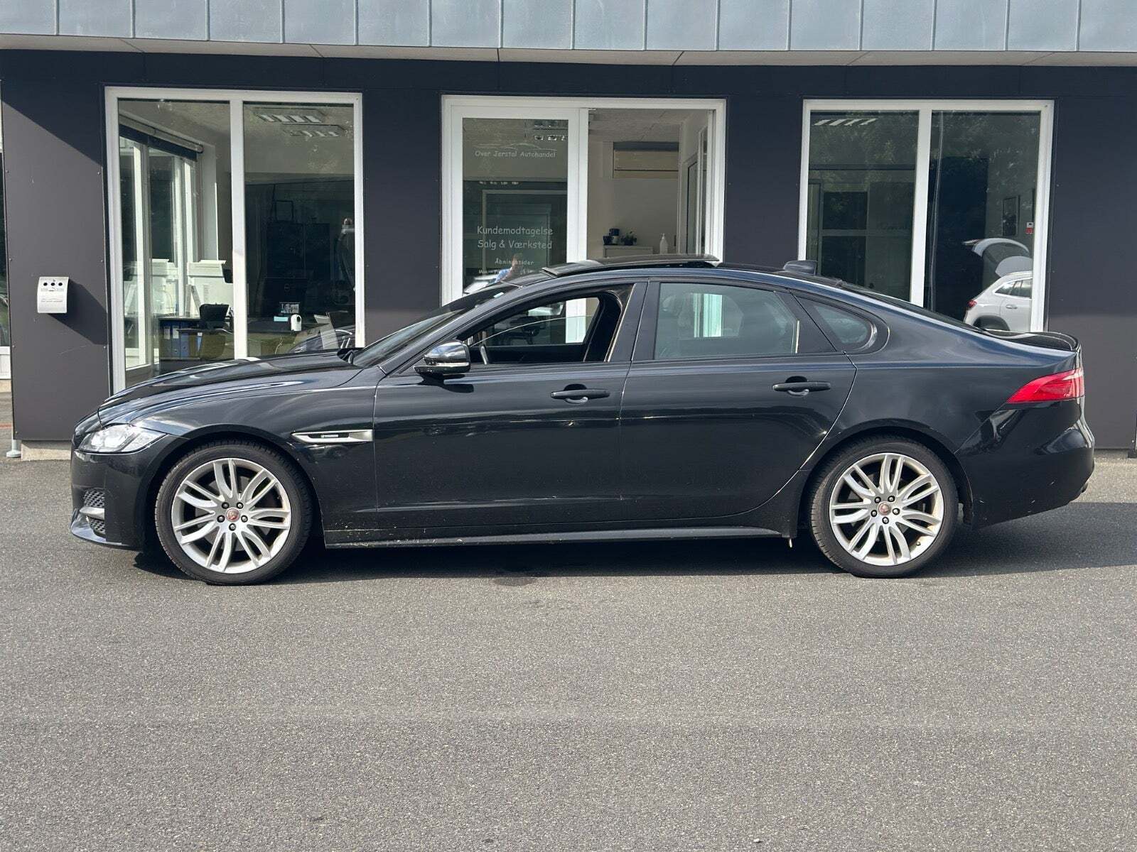 Jaguar XF