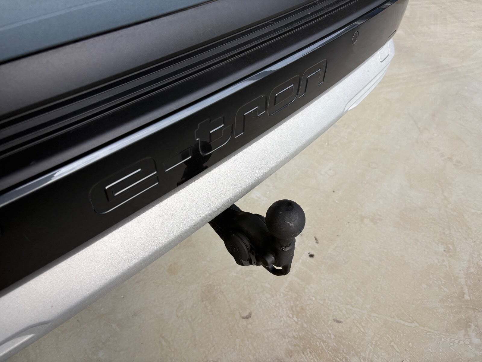 Blå Audi Q4 e-tron fra 2021