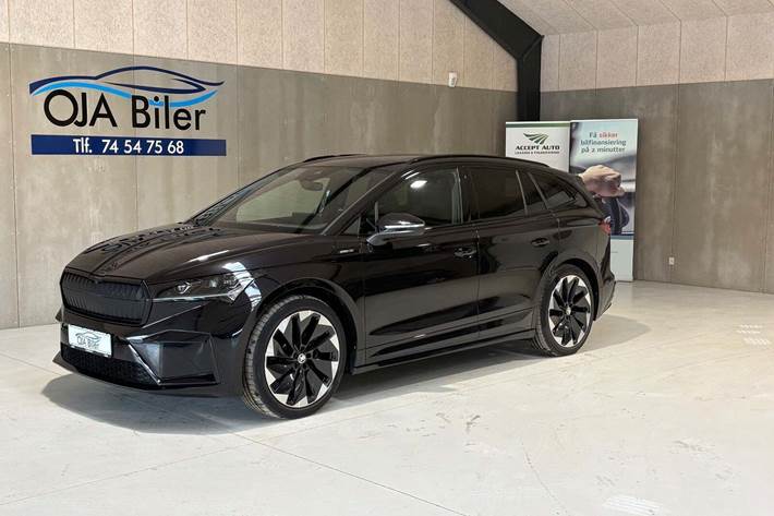 Sort Skoda Enyaq fra 2021 set udefra
