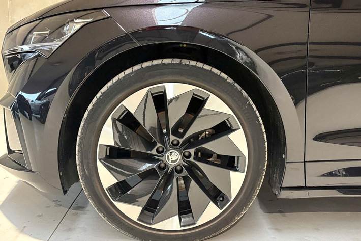 Sort Skoda Enyaq fra 2021