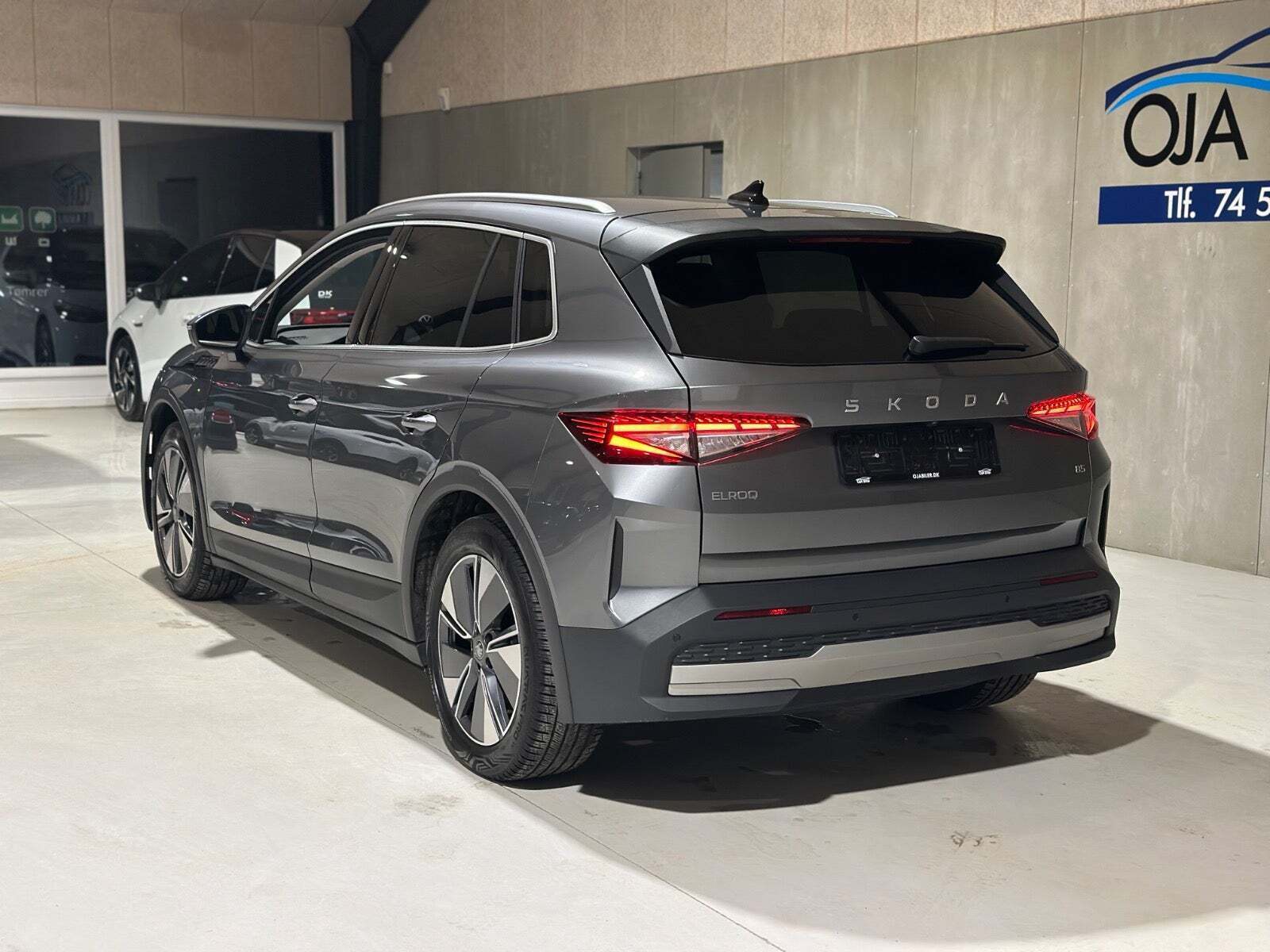Grå Skoda Elroq fra 2025 set udefra