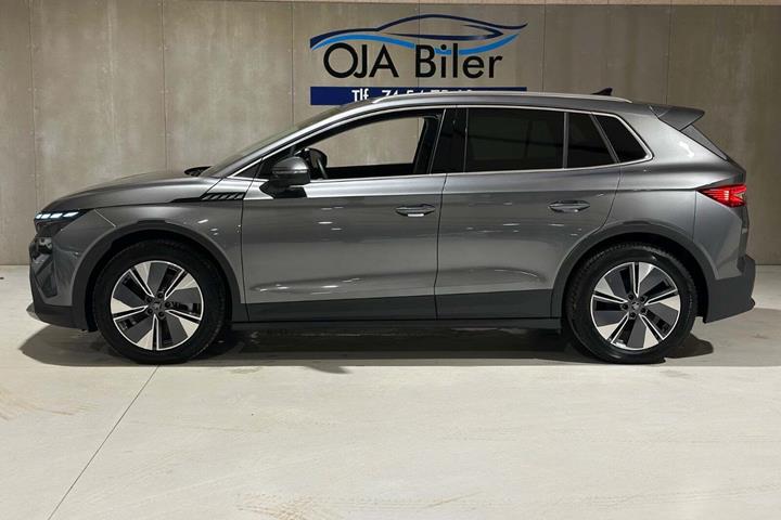 Grå Skoda Elroq fra 2025 set udefra