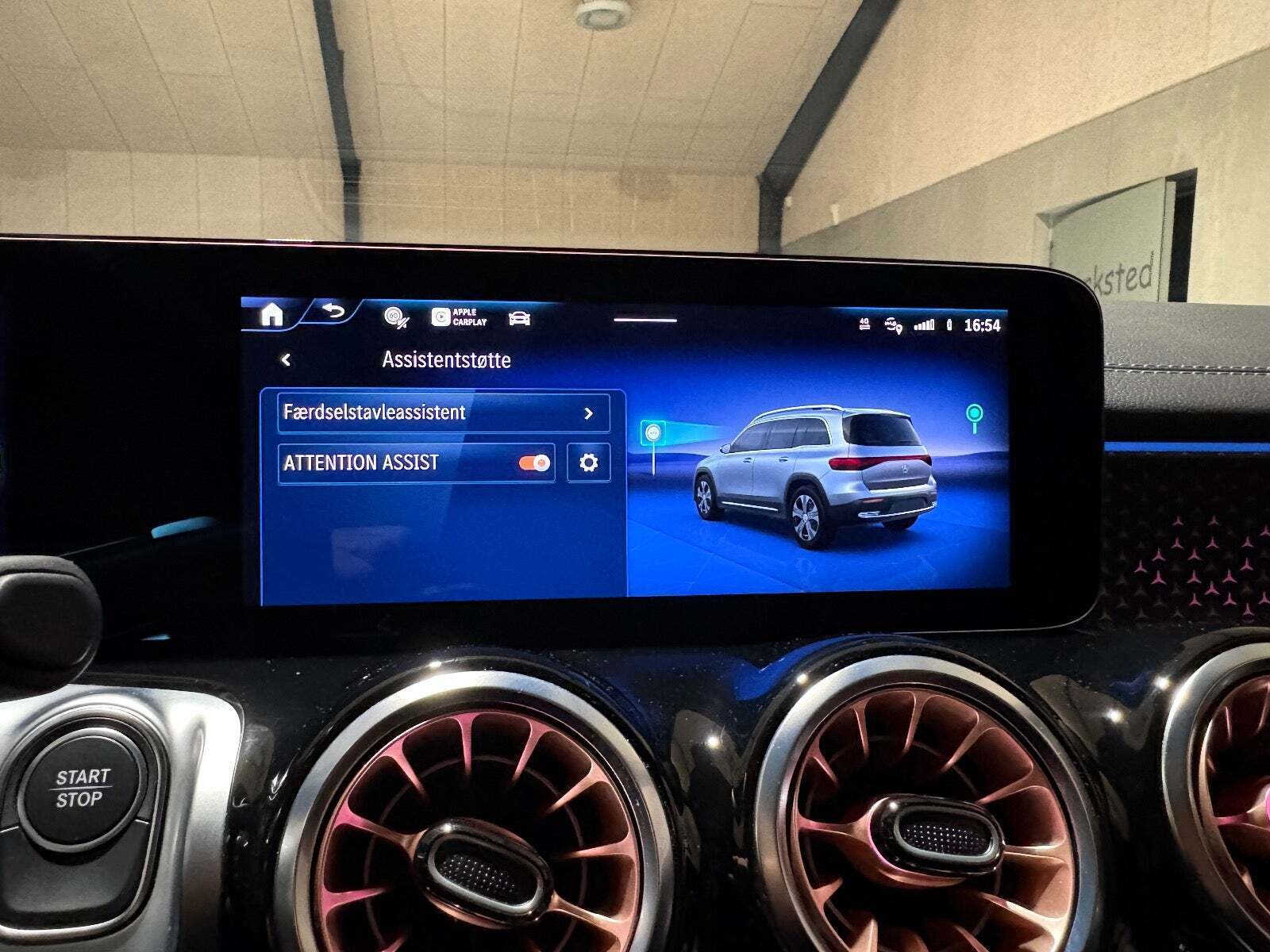 Sort Mercedes EQB300 fra 2024