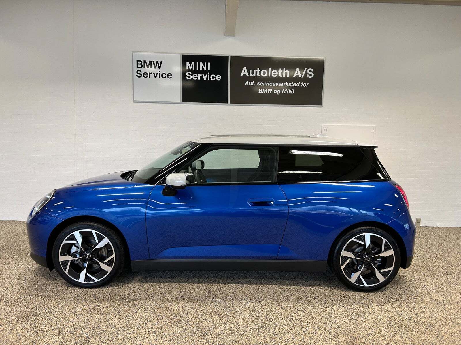 Mini Cooper E Favoured Trim M