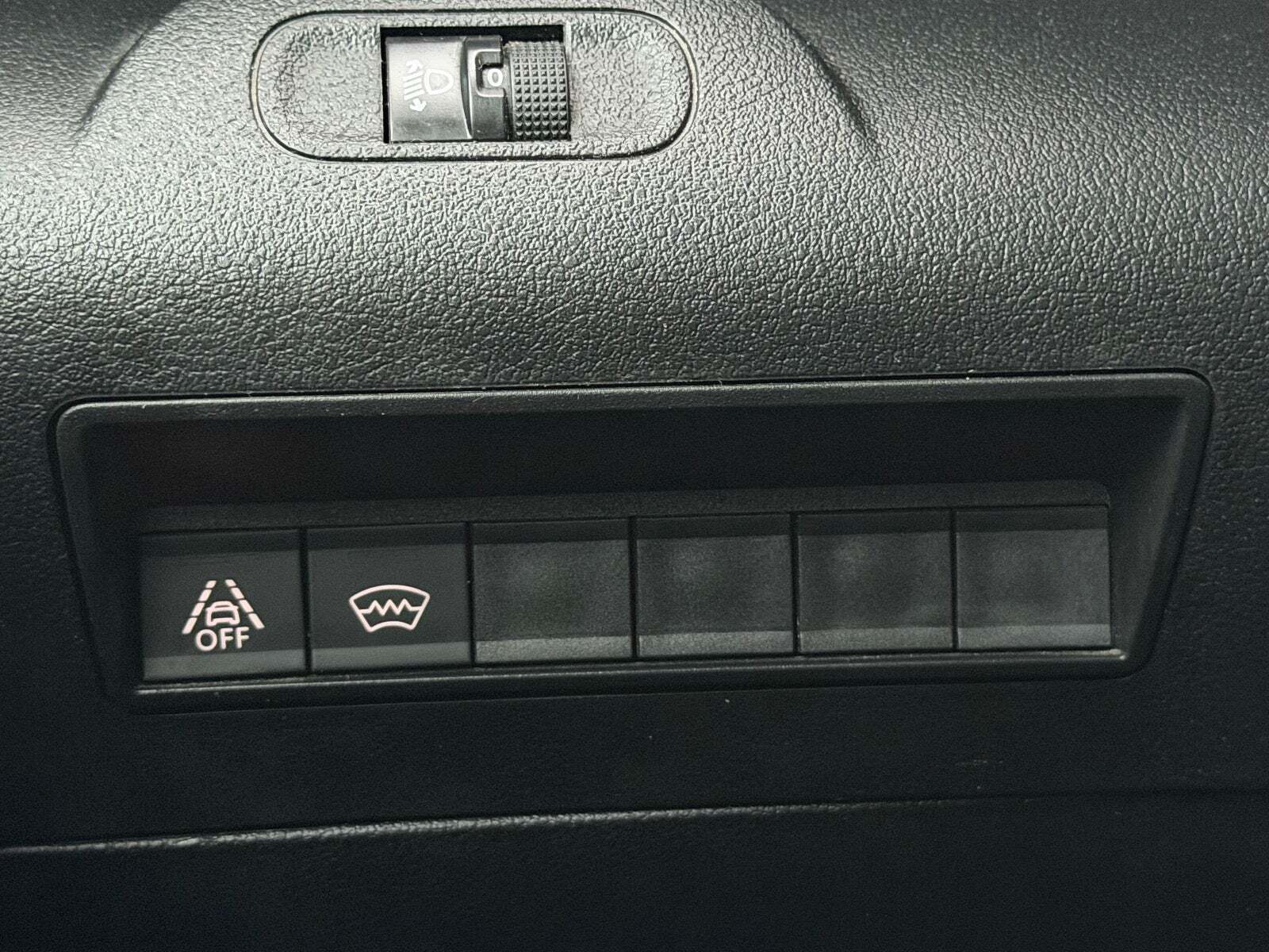 Sølv Peugeot Partner fra 2020