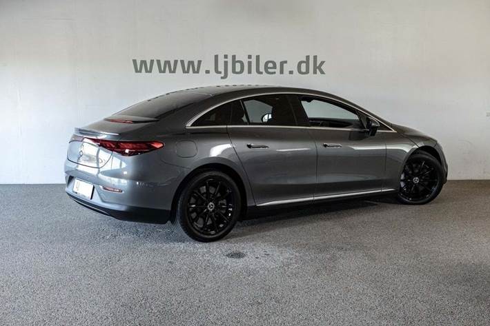 Grå Mercedes EQE300 fra 2023