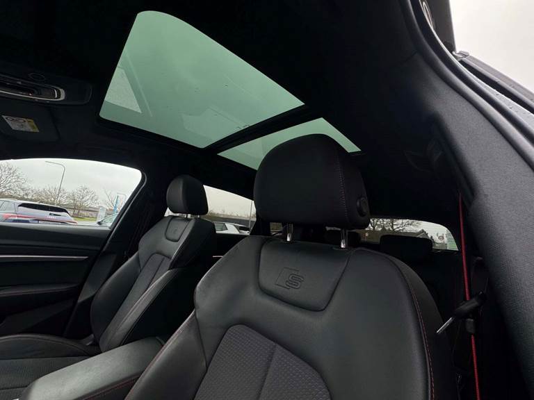 Audi Q8 e-tron 55 S-line quattro