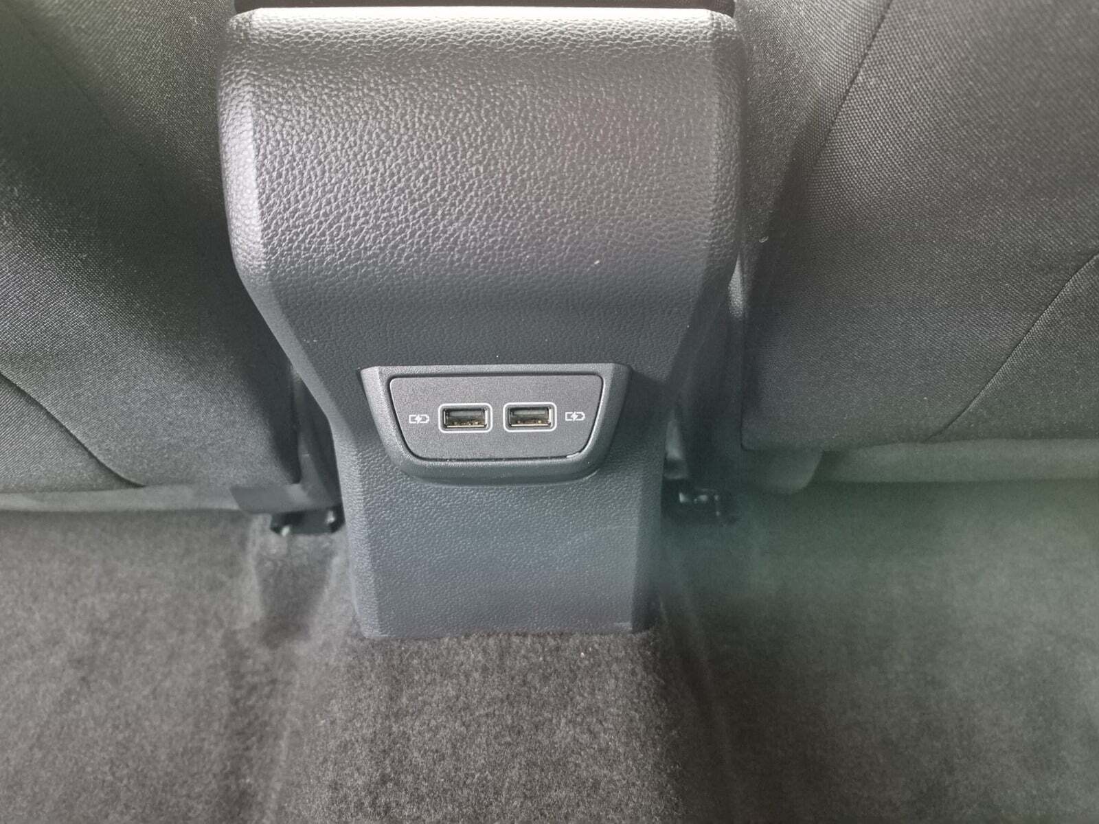 Grå VW Polo fra 2019