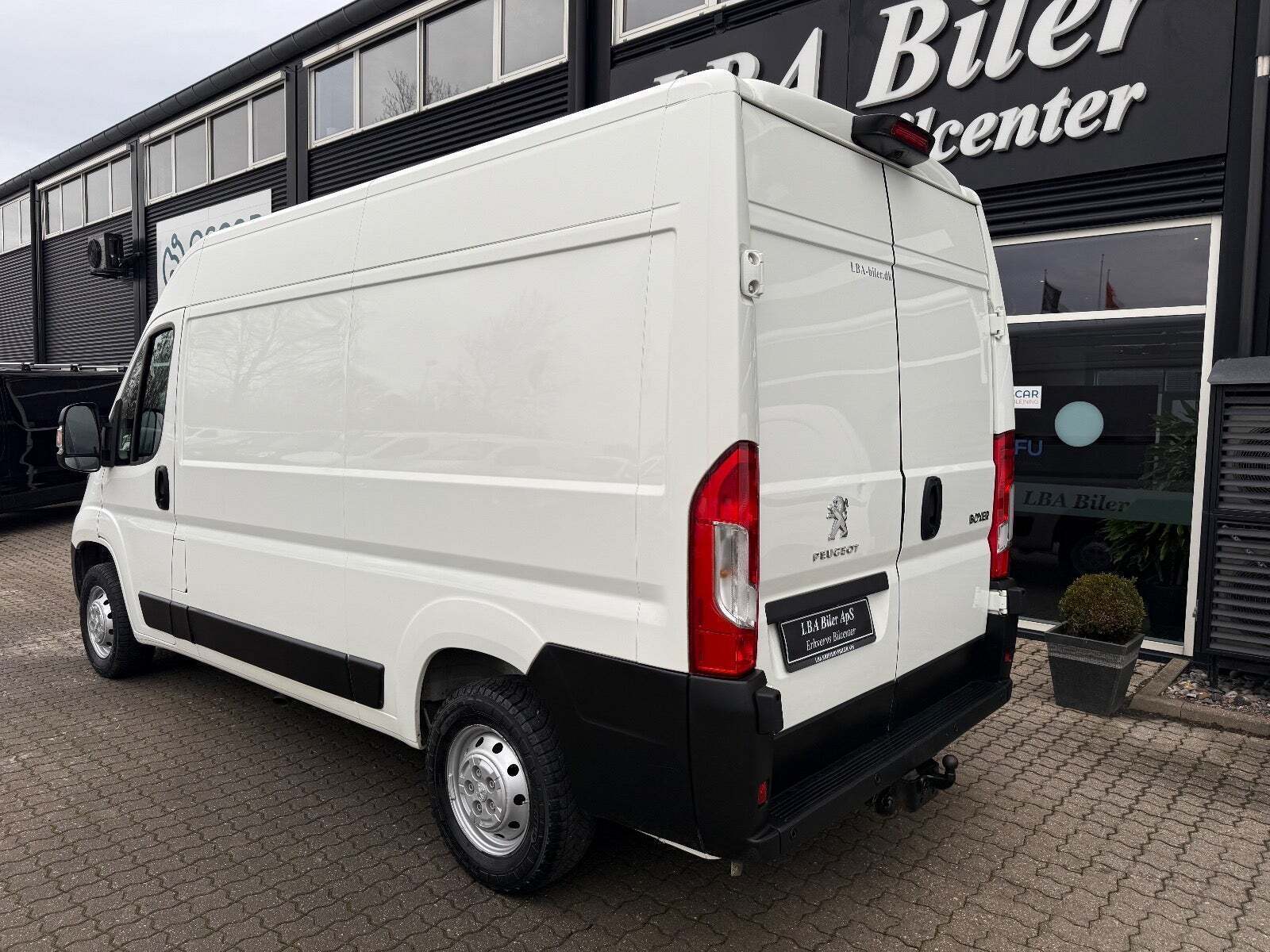 Peugeot Boxer 333 2,2 BlueHDi 140 L2H2 Premium