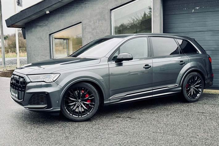 Grå Audi SQ7 fra 2020