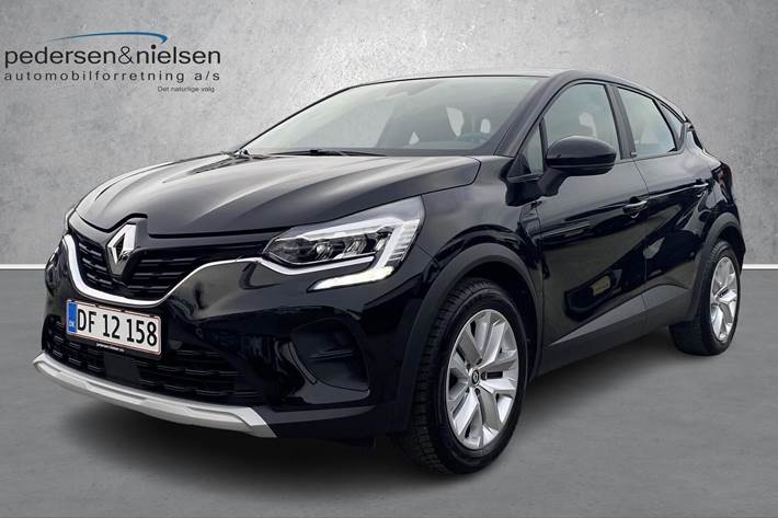 Sort Renault Captur fra 2022 set udefra