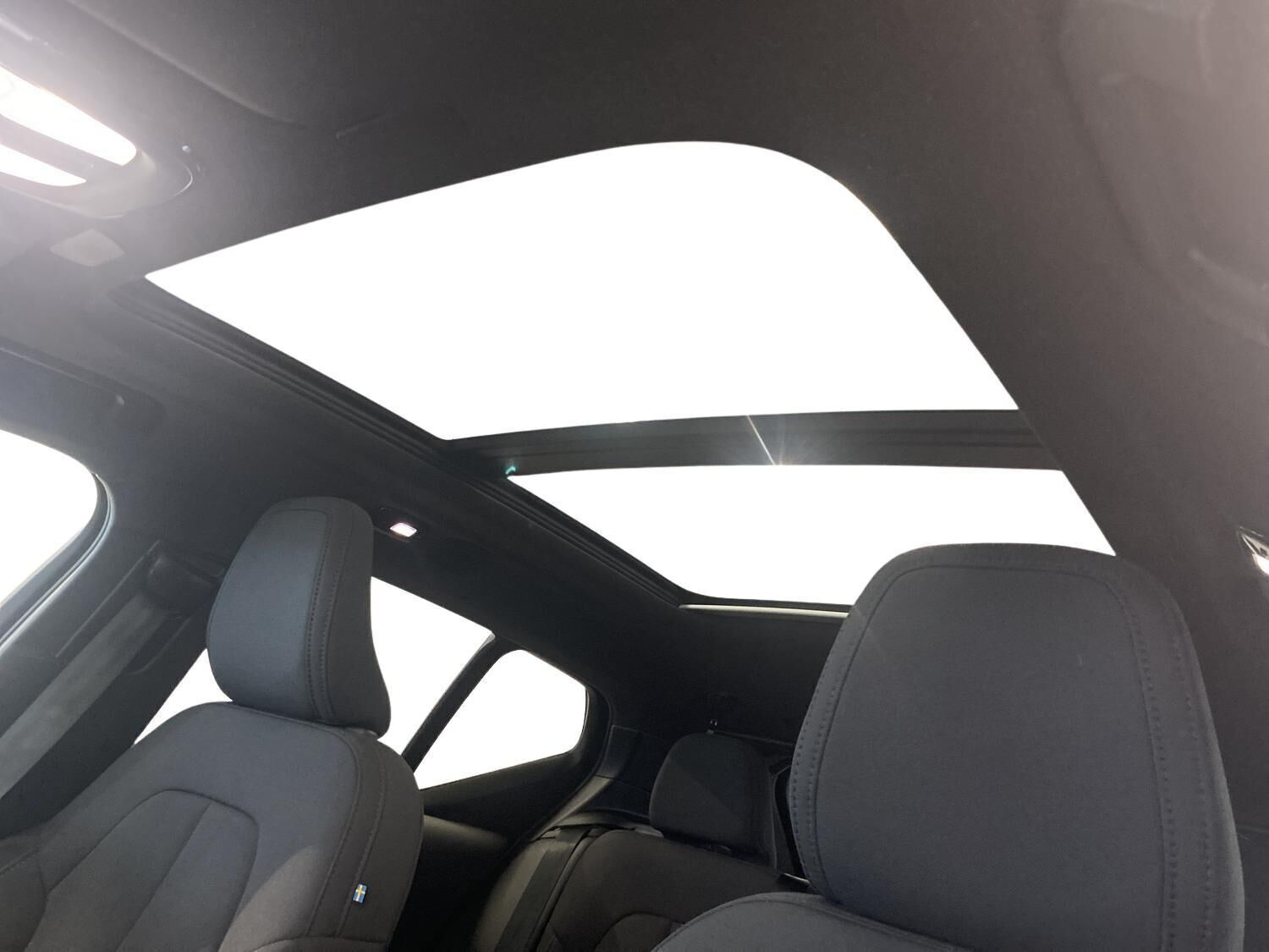 Grå Volvo EX40 fra 2024