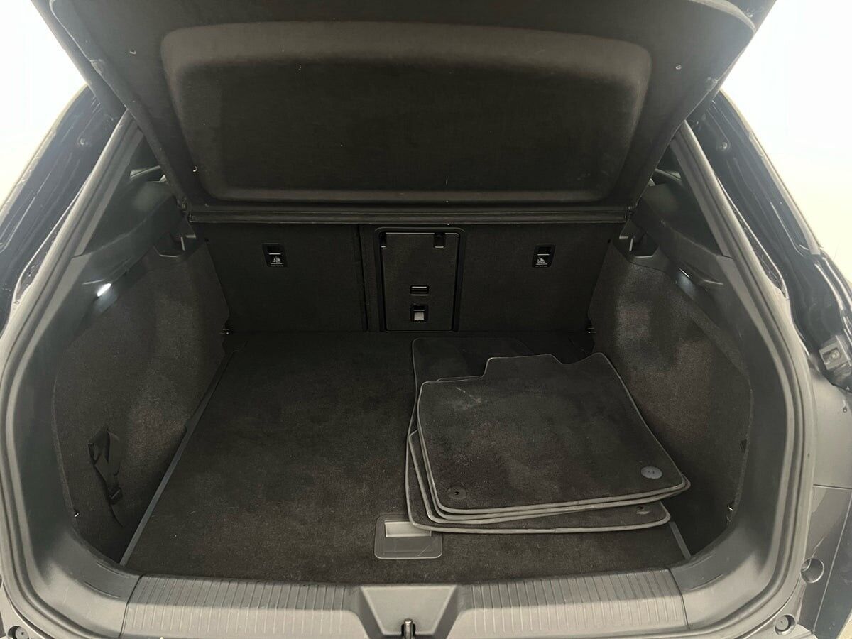 Grå VW ID.4 fra 2021