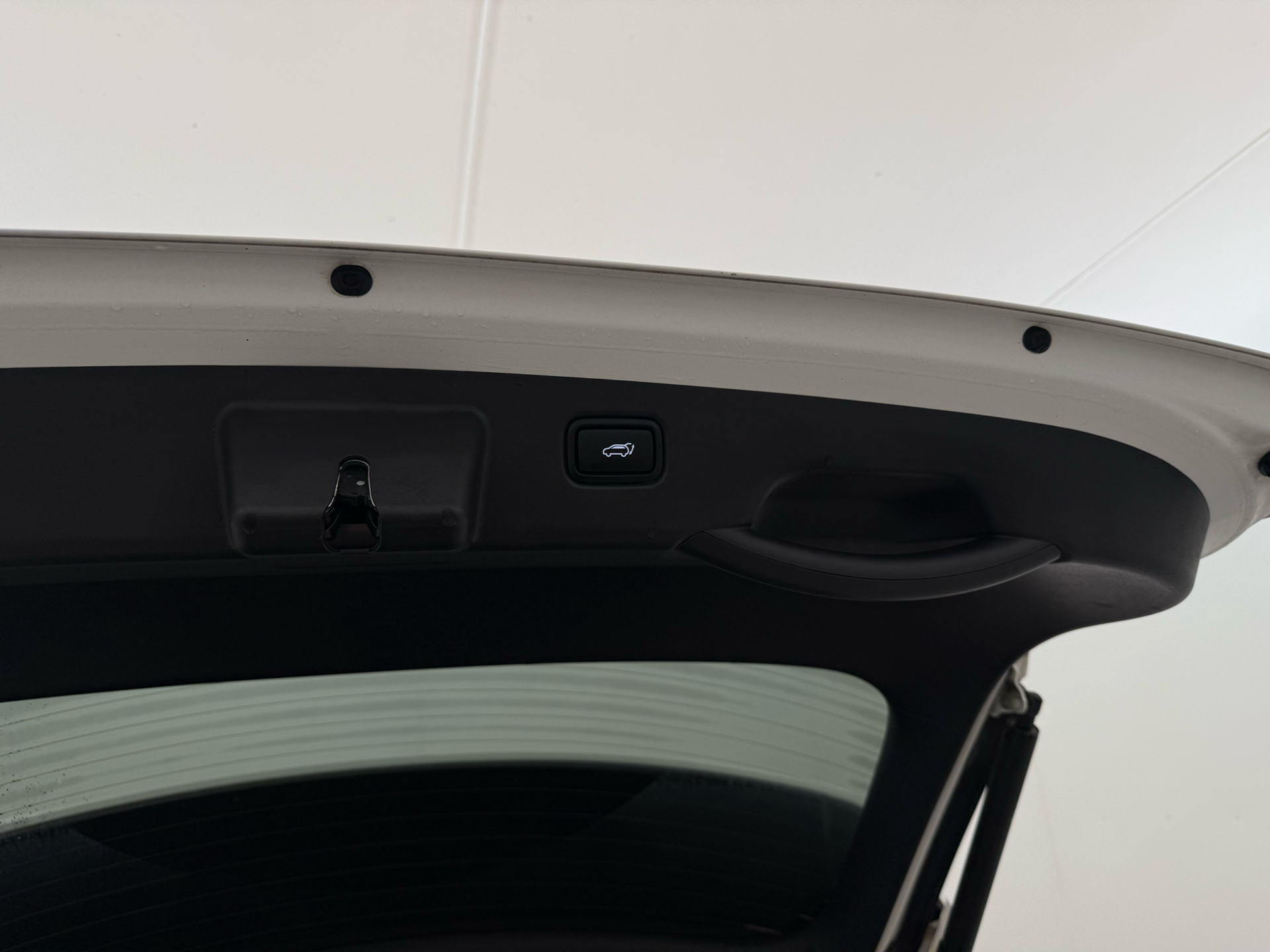 Hvid Kia Niro fra 2023