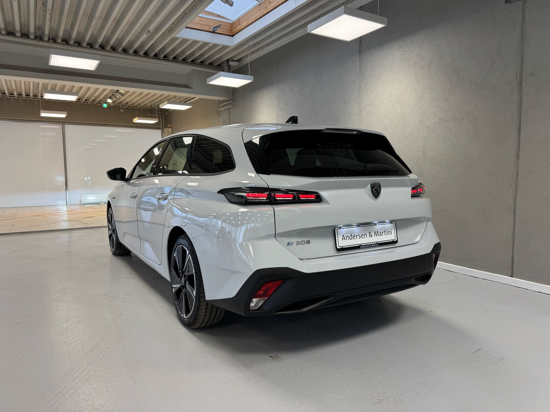 Peugeot E-308