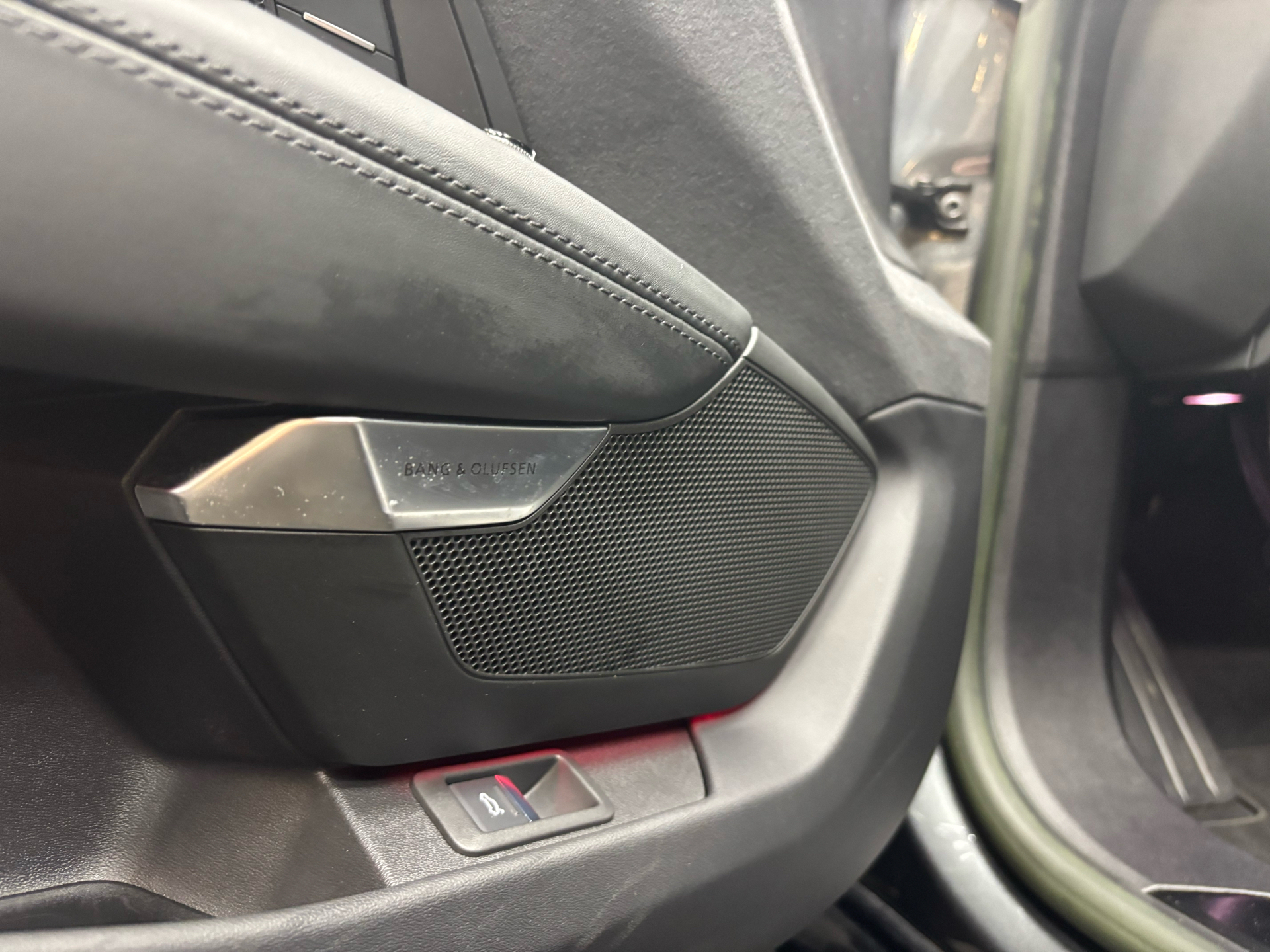 Grå Audi e-tron GT fra 2022