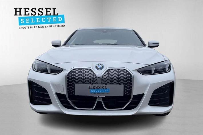 Hvid BMW i4 fra 2025
