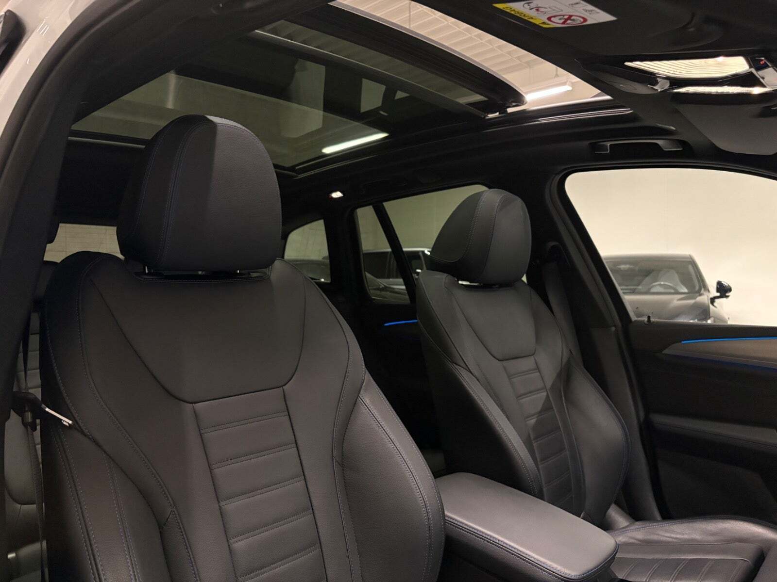 Hvid BMW iX3 fra 2024