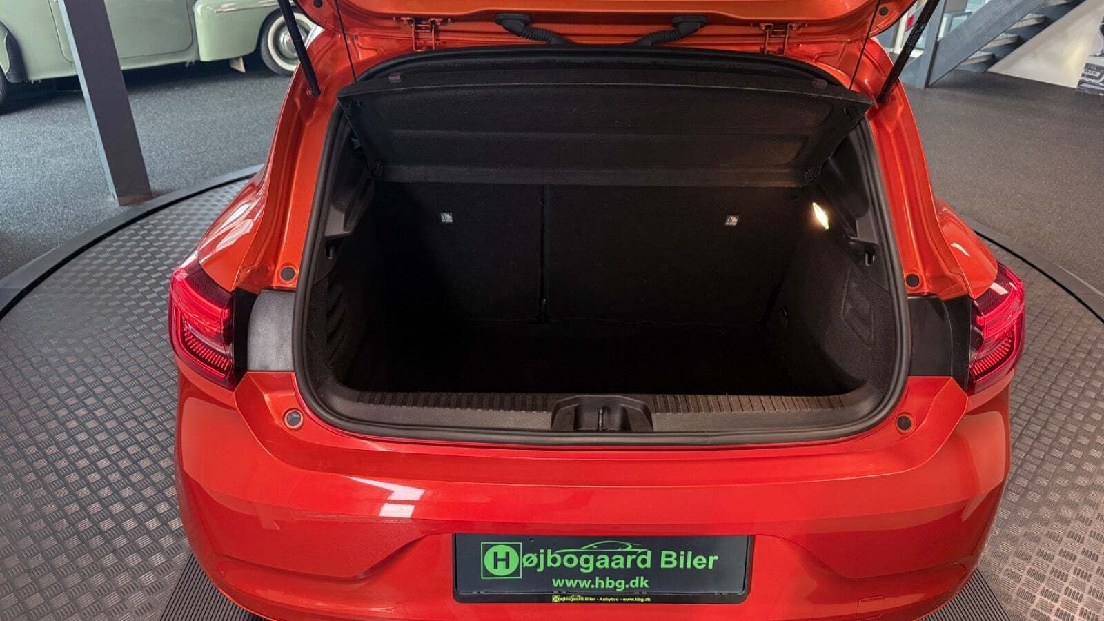 Orange Renault Clio V fra 2020