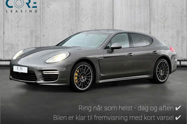 Grå Porsche Panamera GTS fra 2014 set udefra