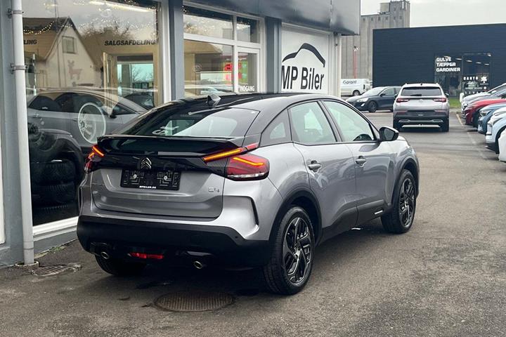 Grå Citroën C4 X fra 2024