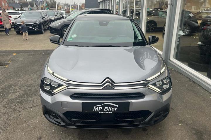 Grå Citroën C4 X fra 2024