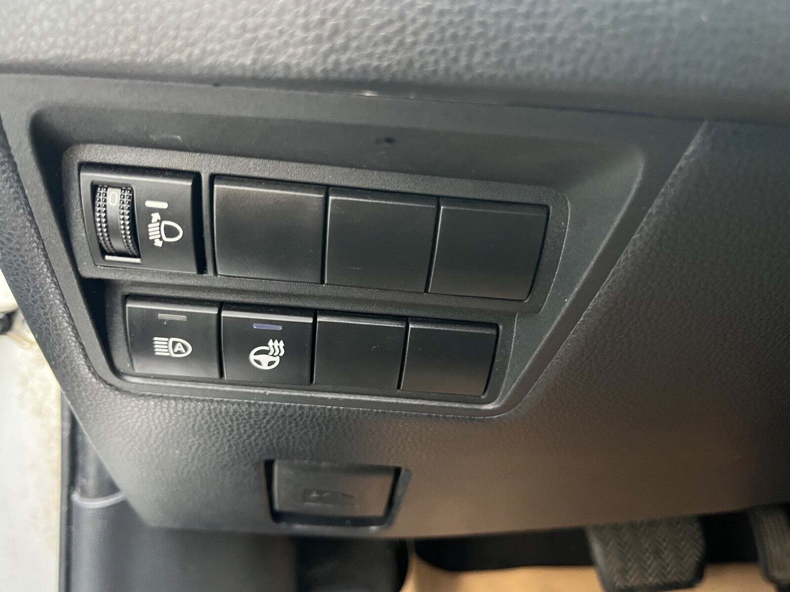 Sølv Toyota Yaris fra 2021