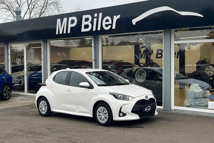 Hvid Toyota Yaris fra 2021