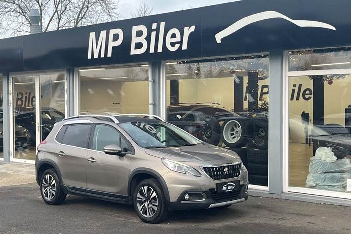Grå Peugeot 2008 fra 2017
