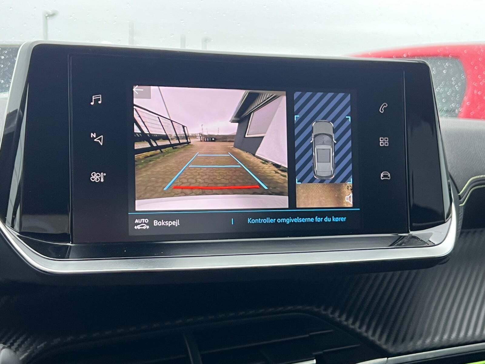 Hvid Peugeot e-2008 fra 2020