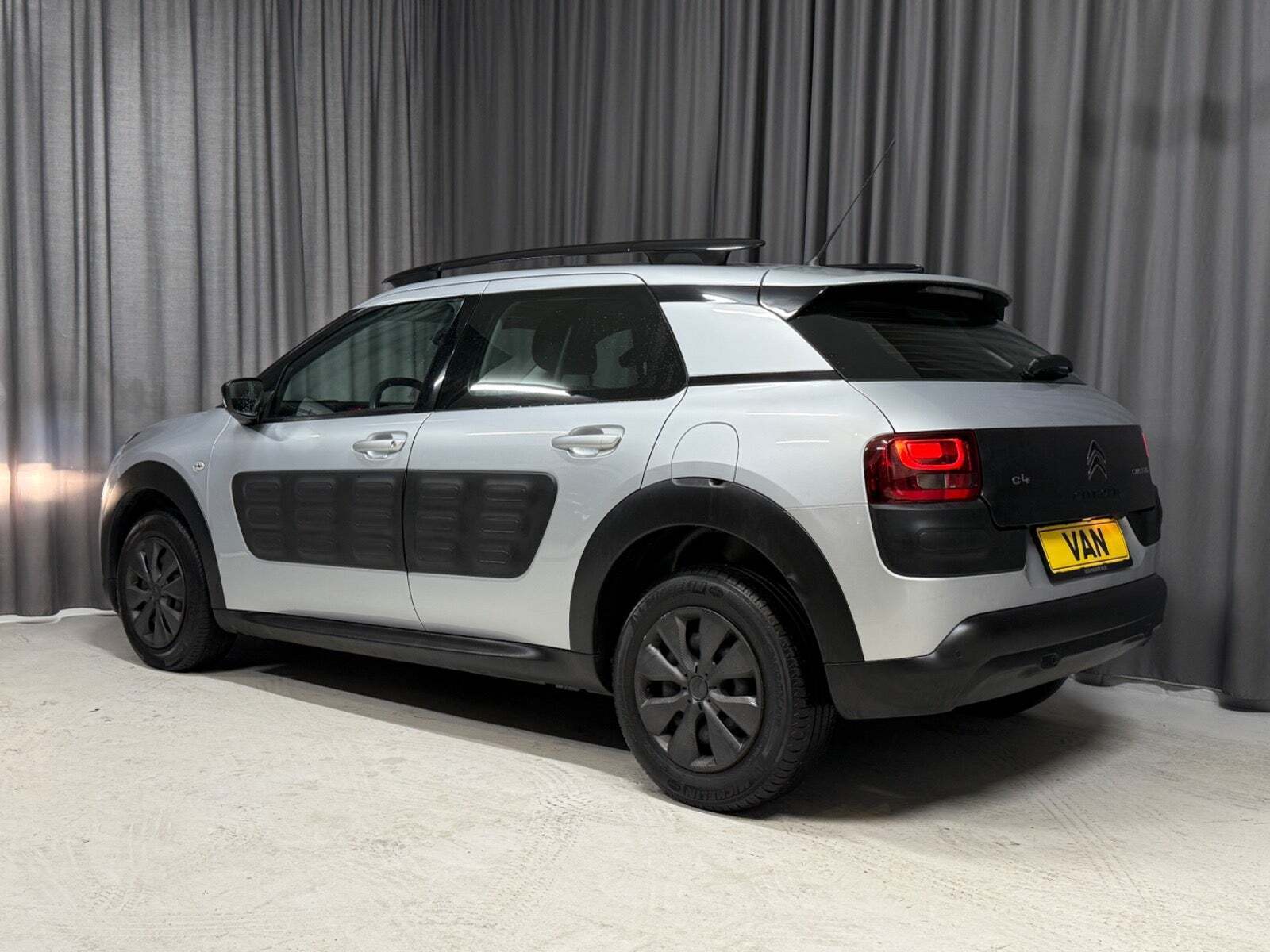 Citroën C4 Cactus 1,6 BlueHDi 100 Challenge Van