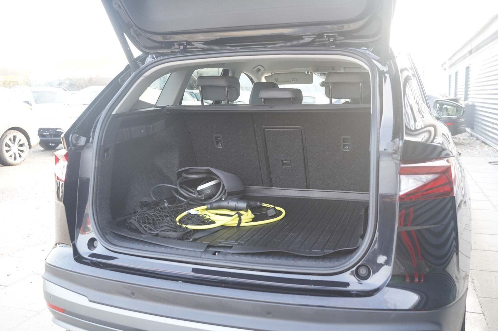 Sort Skoda Enyaq fra 2024