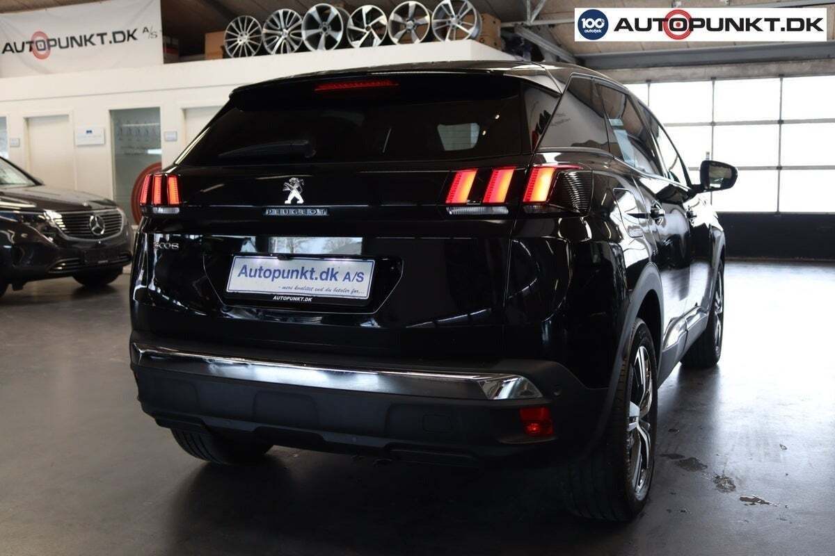 Sort Peugeot 3008 fra 2023