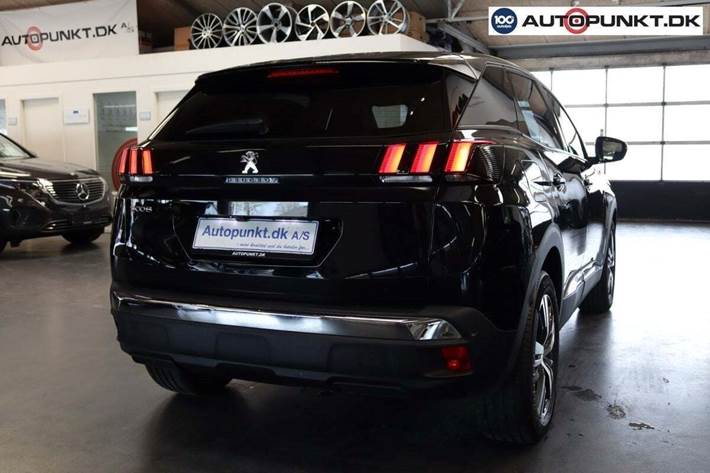 Sort Peugeot 3008 fra 2023
