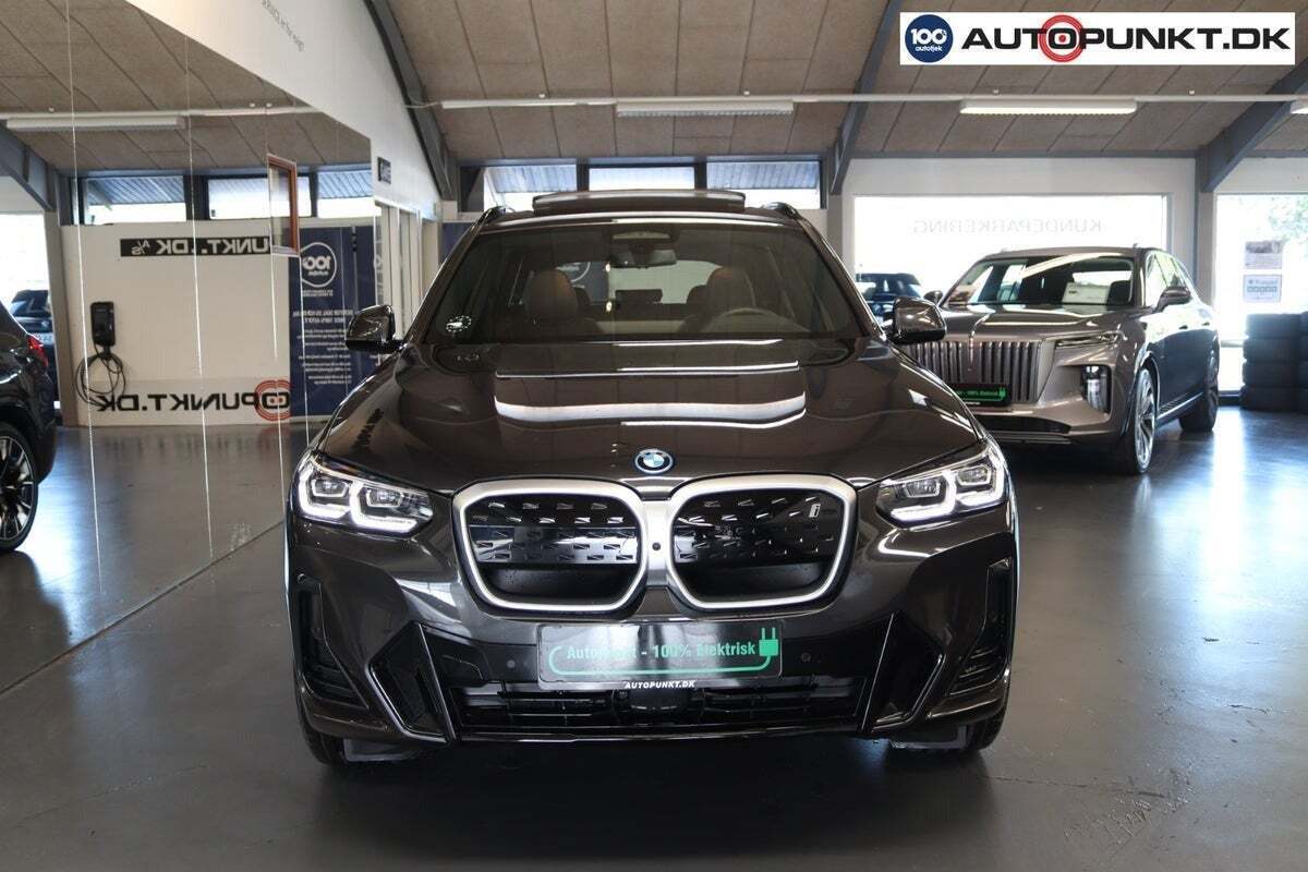 BMW iX3 Charged Plus M-Sport