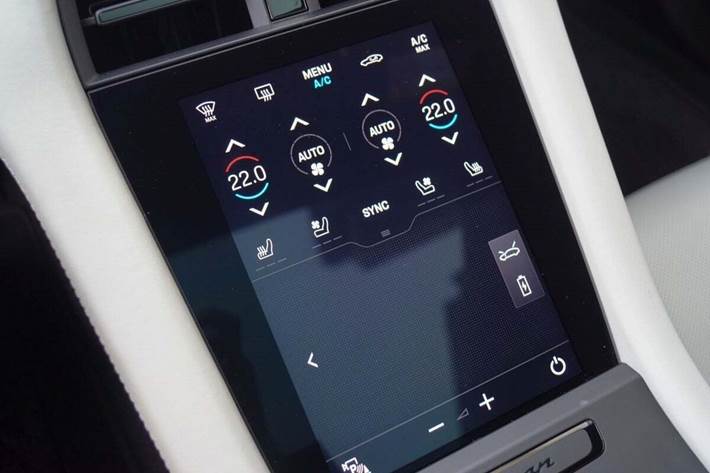 Grå Porsche Taycan Turbo S fra 2022